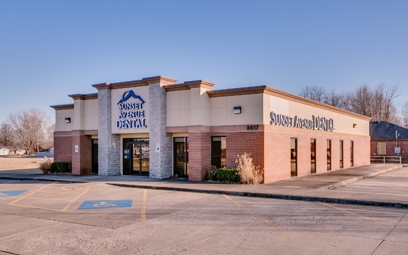 Outside view of Sunset Avenue Dental office